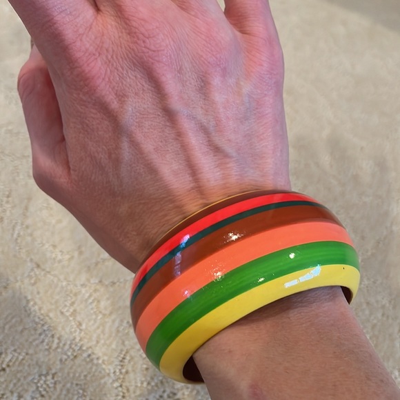 Neiman Marcus Statement bracelet like new - Picture 2 of 4